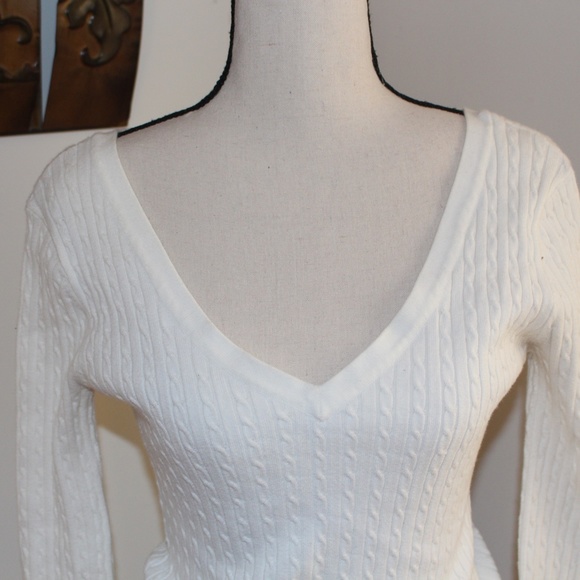 Sweet Romeo, V-neckline in the front and back - Picture 3 of 6
